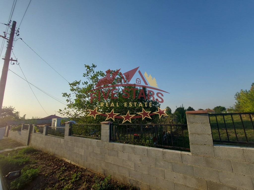 Продава КЪЩА, с. Змеево, област Добрич, снимка 2 - Къщи - 47138488