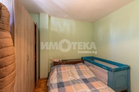 2 bedroom Kolhozen pazar, Varna 11