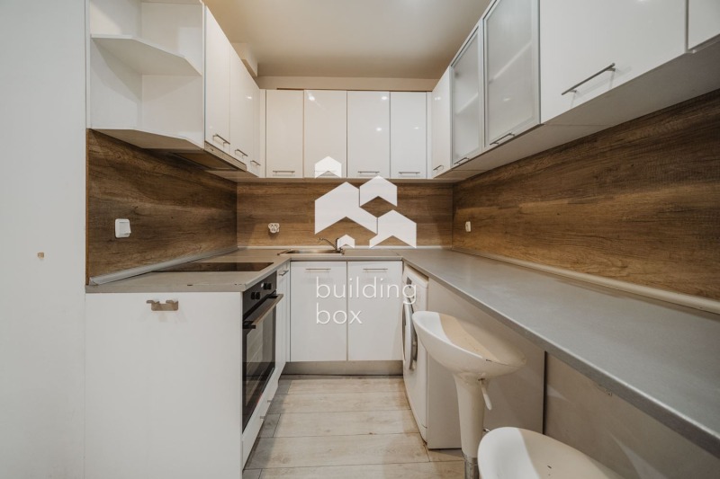 Продава  2-стаен град Варна , Погреби , 66 кв.м | 72903988 - изображение [2]