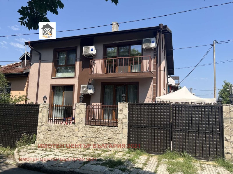 Продава КЪЩА, гр. София, Надежда 1