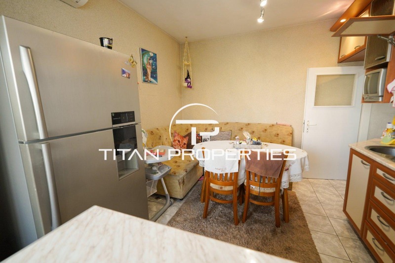 Продава МНОГОСТАЕН, гр. Пловдив, Кючук Париж, снимка 2 - Апартаменти - 52444149