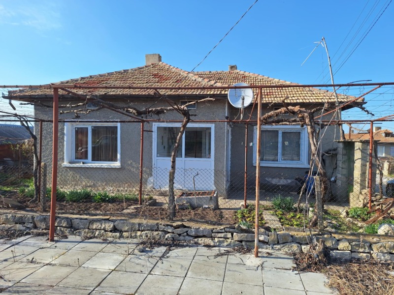 Продава КЪЩА, с. Хитрино, област Шумен