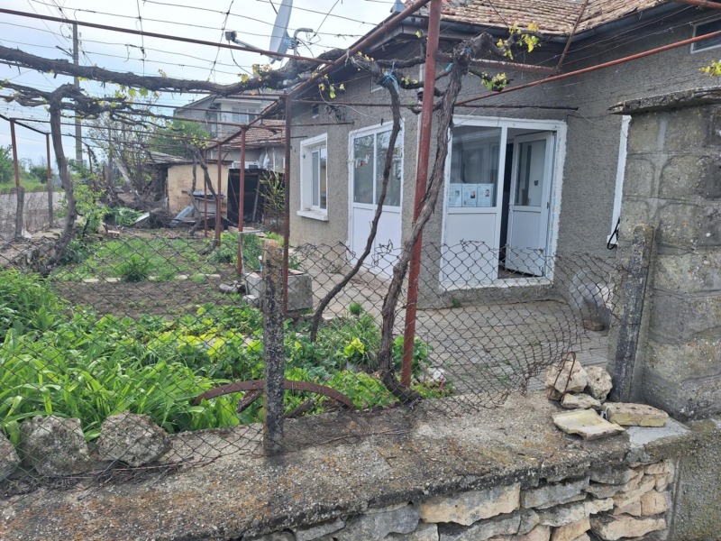 Продава КЪЩА, с. Хитрино, област Шумен, снимка 2 - Къщи - 52800991