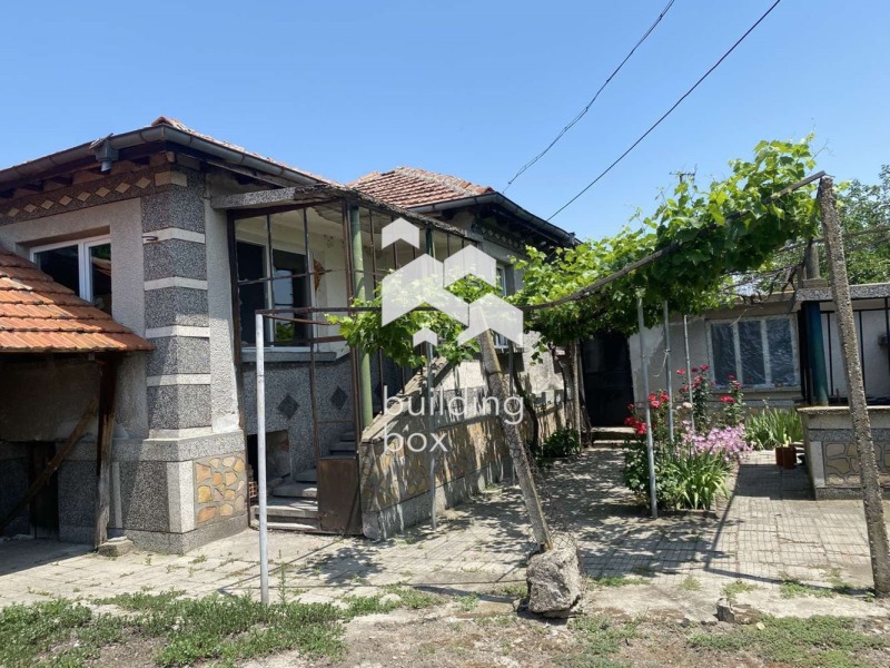 Продава КЪЩА, с. Стряма, област Пловдив