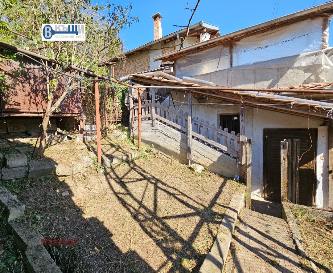 Продава ВИЛА, с. Малки чифлик, област Велико Търново, снимка 2 - Вили - 47249054