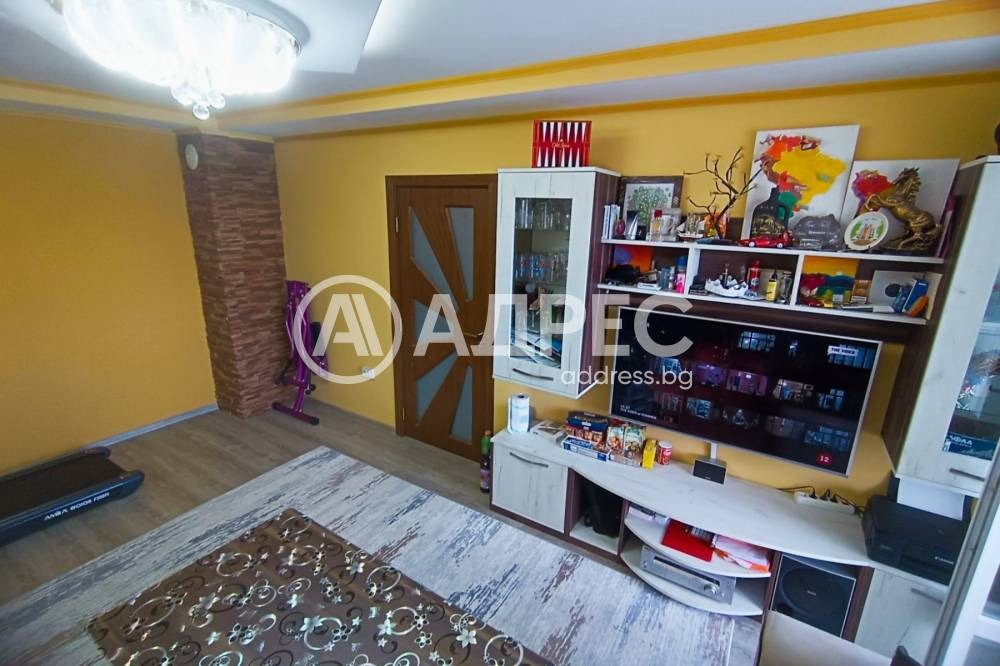 Продава 3-СТАЕН, гр. Разград, Орел, снимка 2 - Апартаменти - 54935456