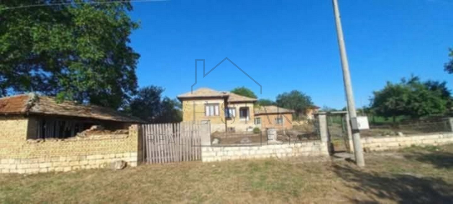 Продава КЪЩА, с. Червенци, област Варна, снимка 2 - Къщи - 50698315