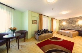 Hotel c.c. Zlatni piasâți, Varna
