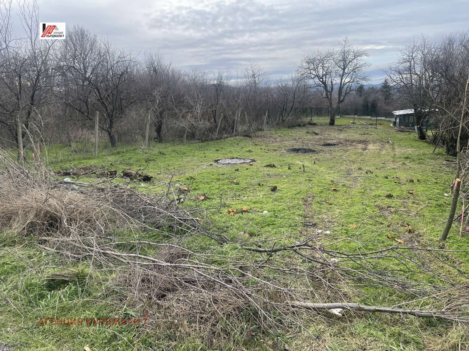 Продава ПАРЦЕЛ, с. Пчеларово, област Кърджали