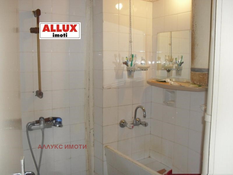 Продава 3-СТАЕН, гр. Русе, Възраждане, снимка 6 - Апартаменти - 53300181