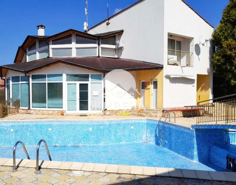 Продава КЪЩА в област Добрич, с. Оброчище - 340 кв.м / 240 000 € » 469 399.20 лв., ЖИВЕНА