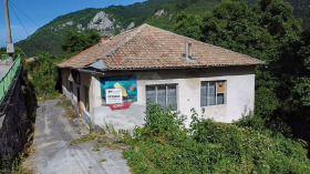 Продажба на имоти в с. Дряново, област Пловдив - изображение 1 