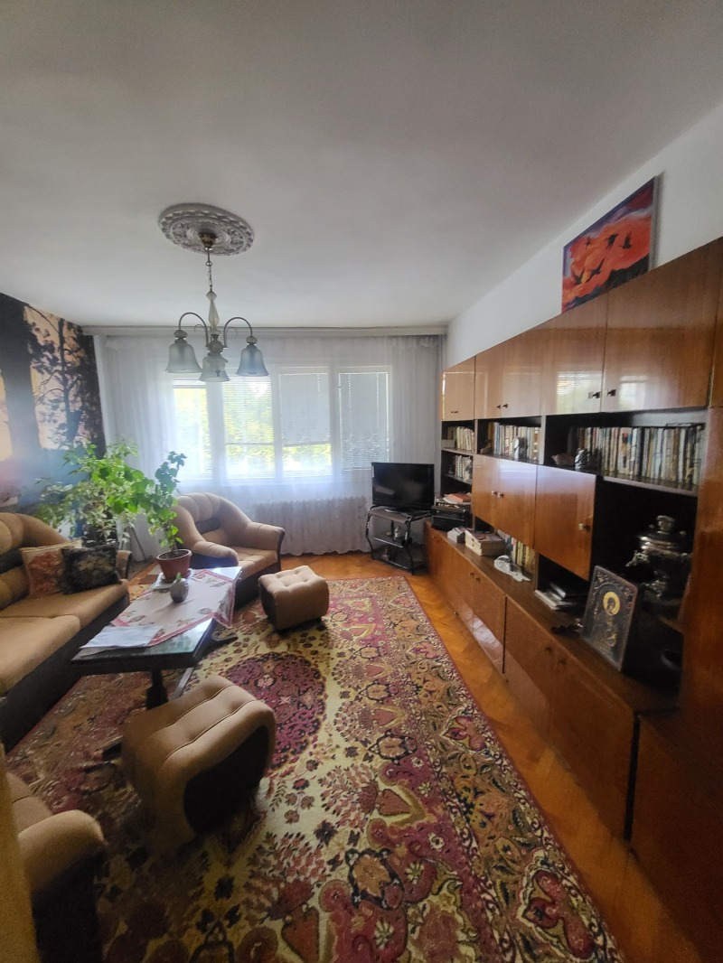 Продава  3-стаен, град Плевен, Идеален център •  140 000 € • ID 77845091 — holmes.bg - [1] 