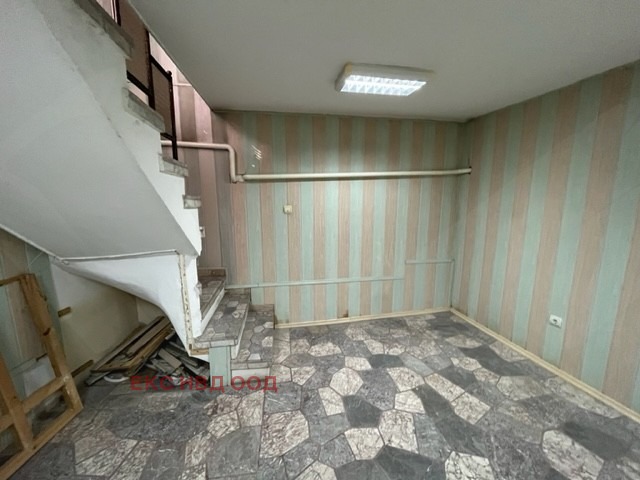 Продава ОФИС, гр. Пловдив, Кършияка, снимка 2 - Офиси - 47502427