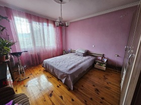 Hus Golv Klepalo, Pernik