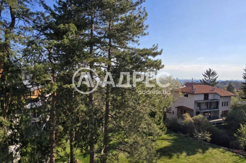 Eladó  2 hálószobás Sofia , Bojana , 120 négyzetméter | 33826023