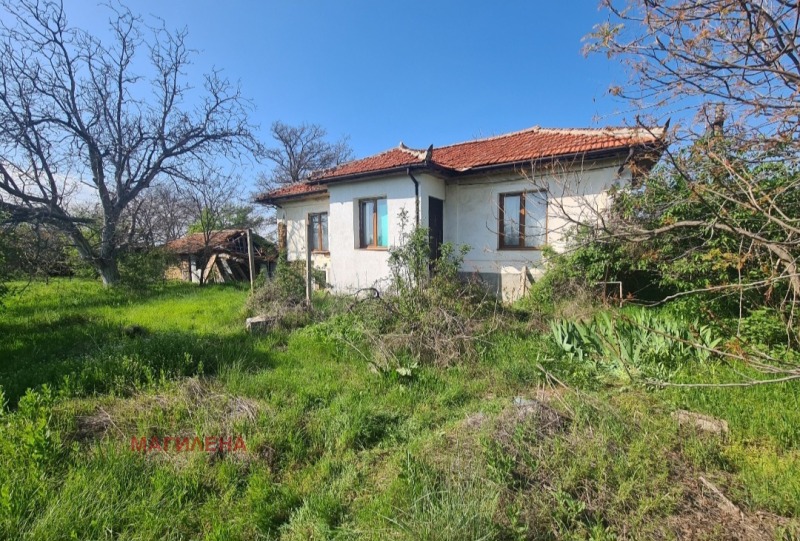 Продава КЪЩА, с. Сухозем, област Пловдив