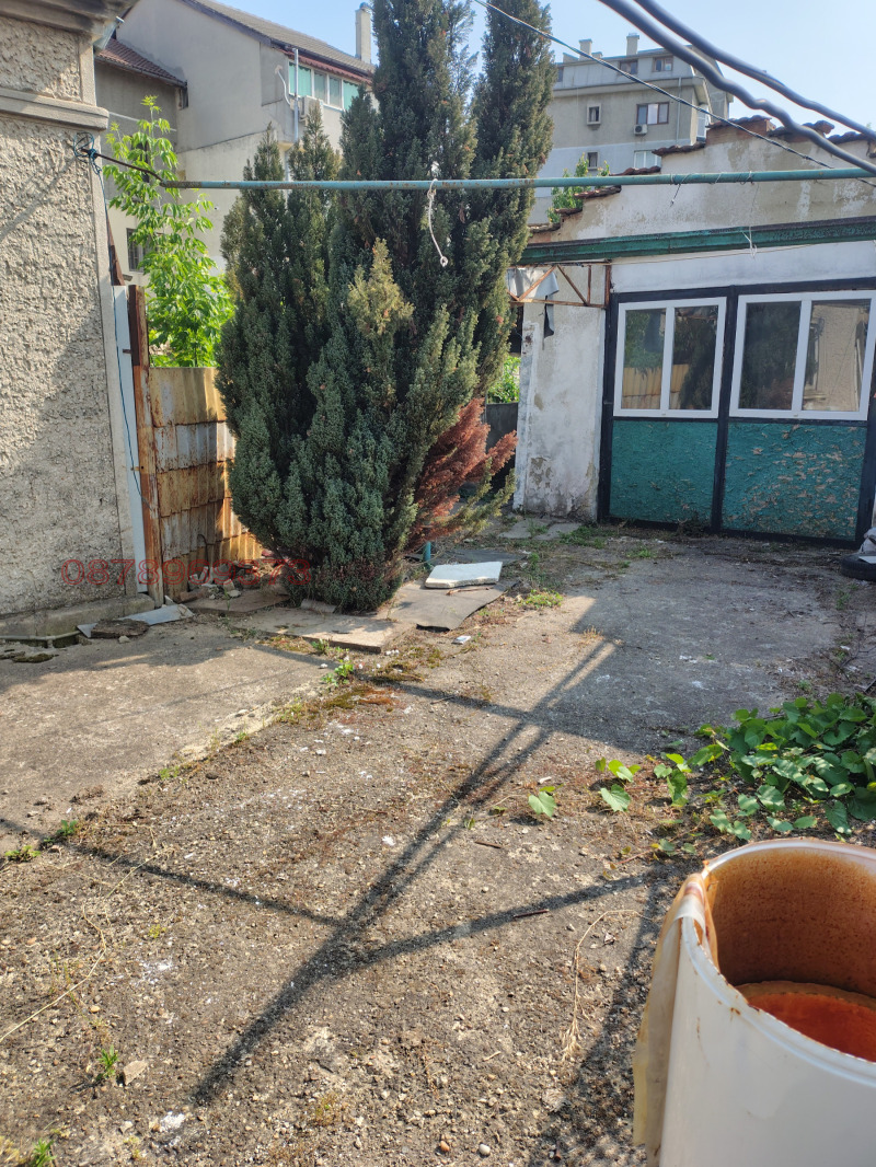 Продава  Парцел град Добрич , Център , 300 кв.м | 68146580 - изображение [4]