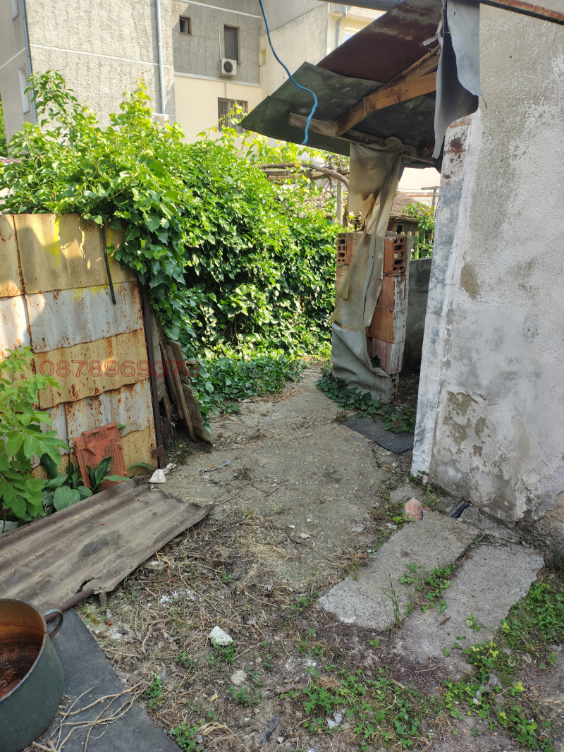 Продава  Парцел град Добрич , Център , 300 кв.м | 68146580 - изображение [2]
