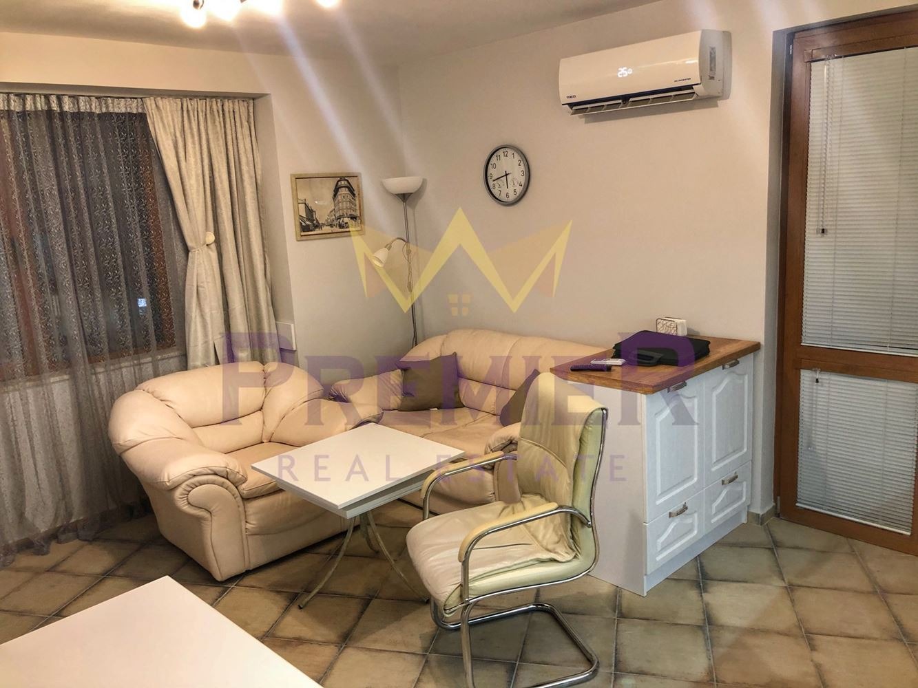 Продава 3-СТАЕН, гр. Варна, Център, снимка 2 - Апартаменти - 52810906