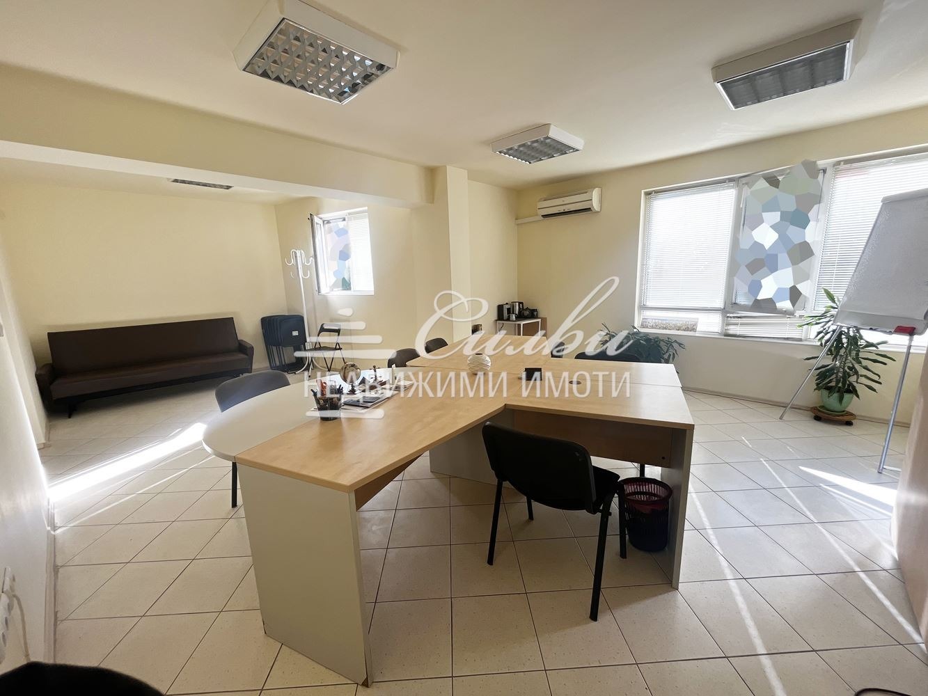 Продава ОФИС, гр. Шумен, Център, снимка 2 - Офиси - 52602184