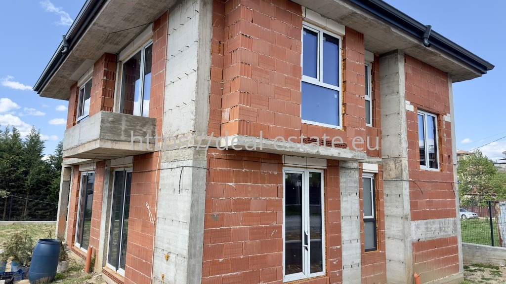 Продава КЪЩА, с. Изгрев, област Благоевград, снимка 2 - Къщи - 46564661