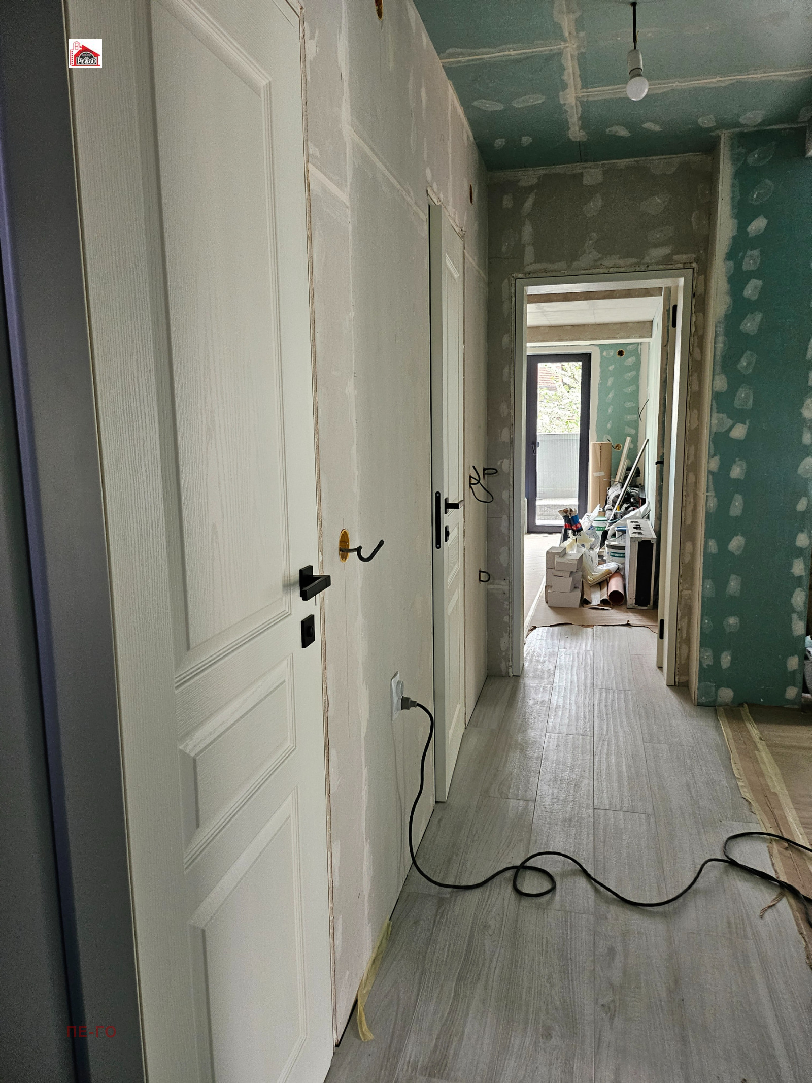 Продава ЕТАЖ ОТ КЪЩА, гр. Пазарджик, Център, снимка 9 - Етаж от къща - 54261825