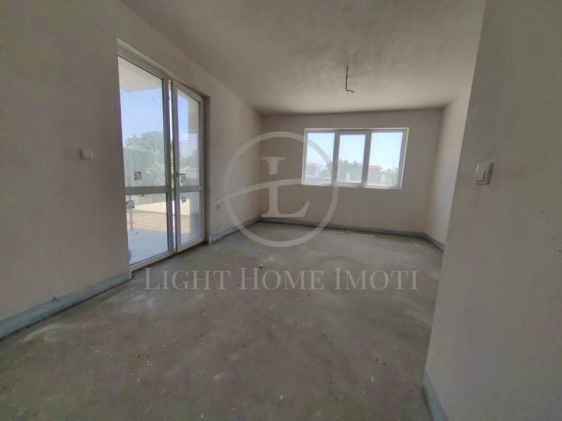 À venda  1 quarto Plovdiv , Komatevo , 65 m² | 69935440