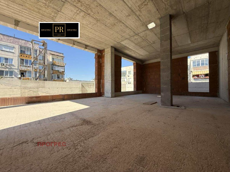 En venta  2 dormitorios Plovdiv , Yuzhen , 124 metros cuadrados | 36833562 - imagen [2]