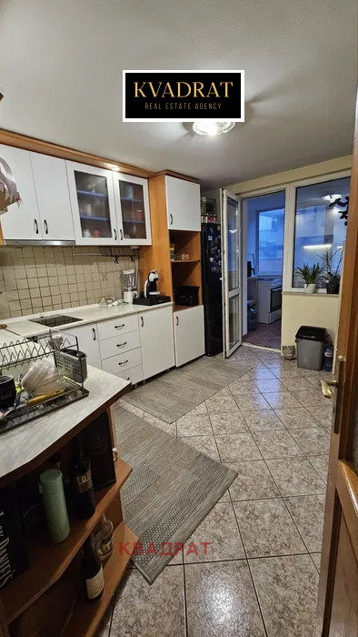 Продава 4-СТАЕН, гр. Варна, Колхозен пазар, снимка 2 - Апартаменти - 53507369