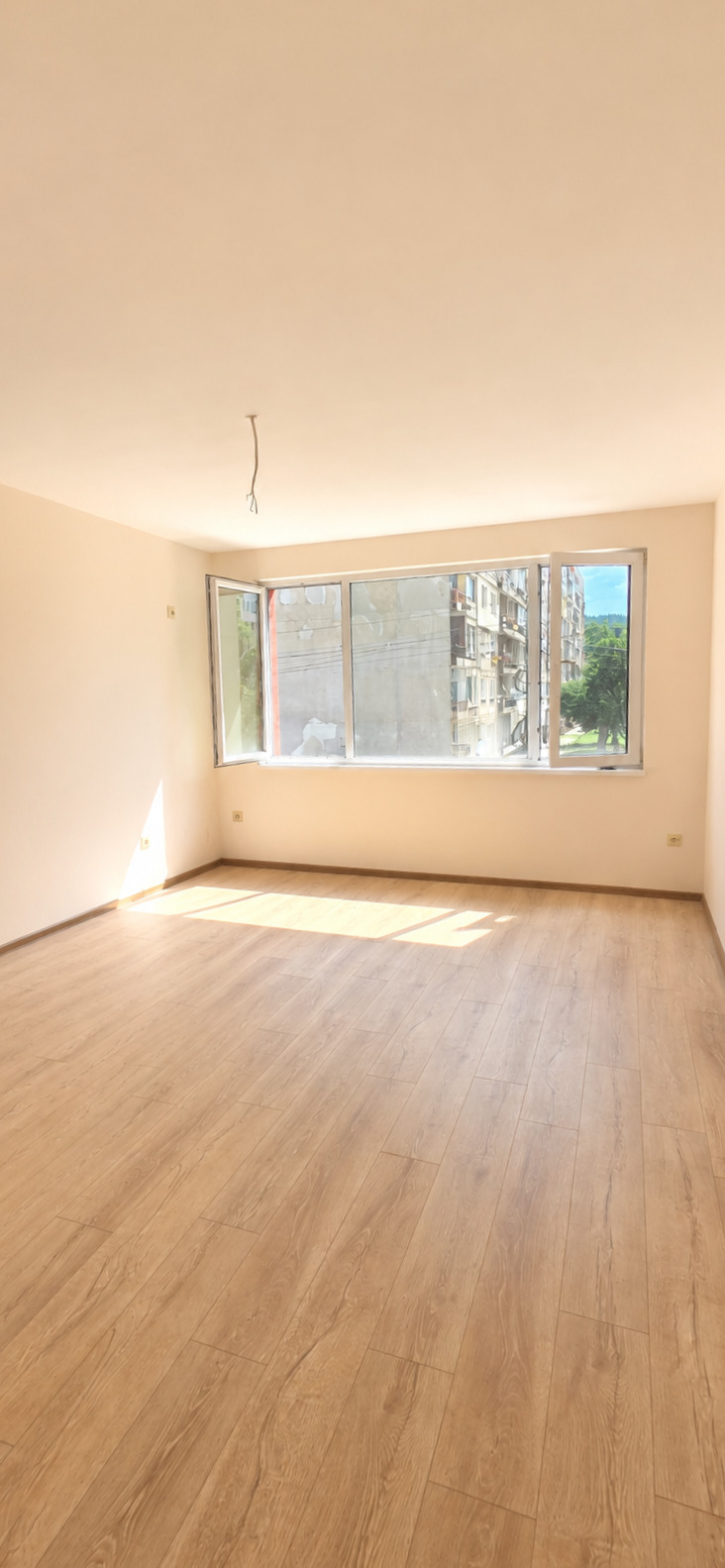 Продава 3-СТАЕН, гр. Перник, Изток, снимка 2 - Апартаменти - 53204305