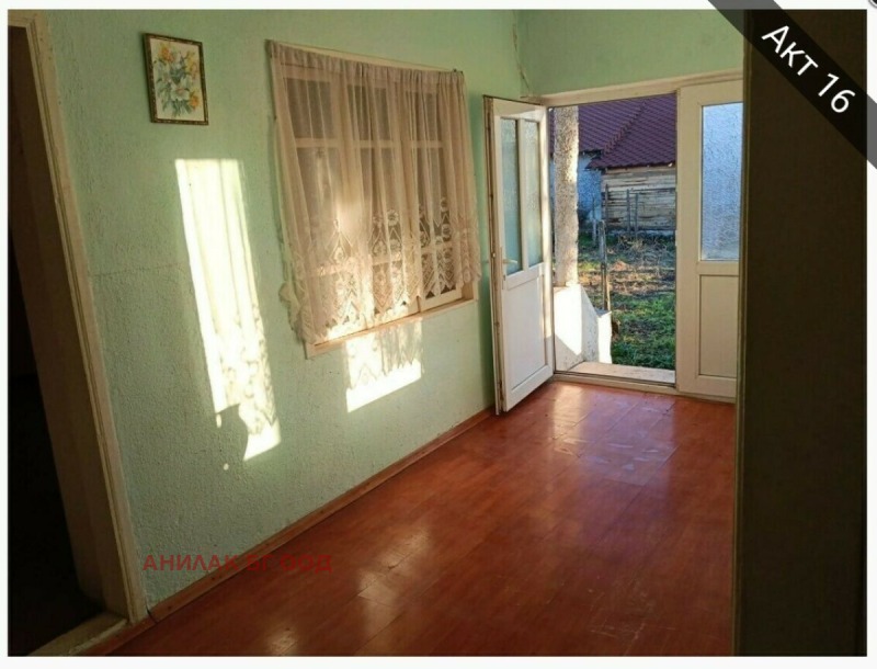 Продава КЪЩА, с. Стефан Караджа, област Добрич, снимка 2 - Къщи - 52770658