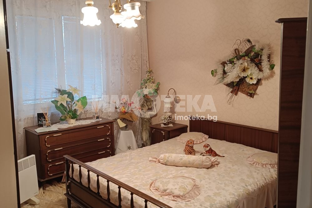 Продава 3-СТАЕН, гр. Варна, Кайсиева градина
