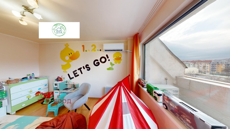 De vânzare  3 dormitoare Sofia , Țentâr , 168 mp | 80772630 - imagine [12]