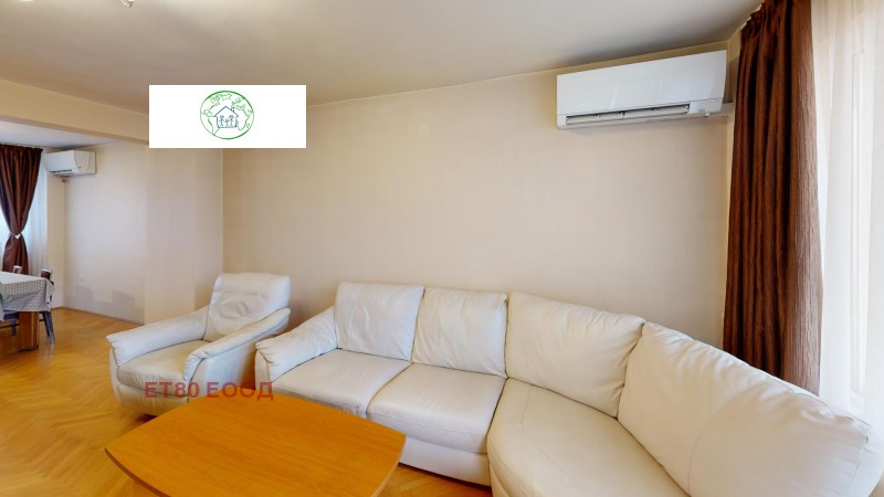De vânzare  3 dormitoare Sofia , Țentâr , 168 mp | 80772630