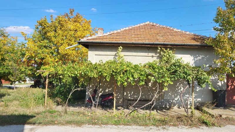 Продава КЪЩА, област Плевен, гр. Долни Дъбник • 42000 € / 82144.86 лв. • 46470553 1