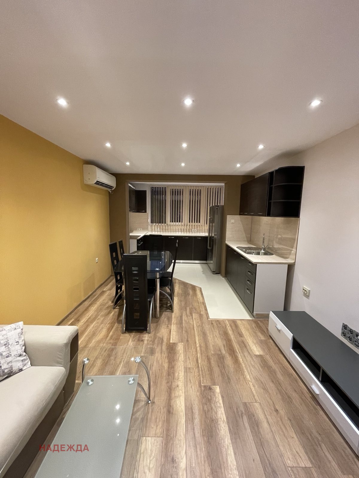 Продава МНОГОСТАЕН, гр. Плевен, Широк център, снимка 2 - Апартаменти - 53679276