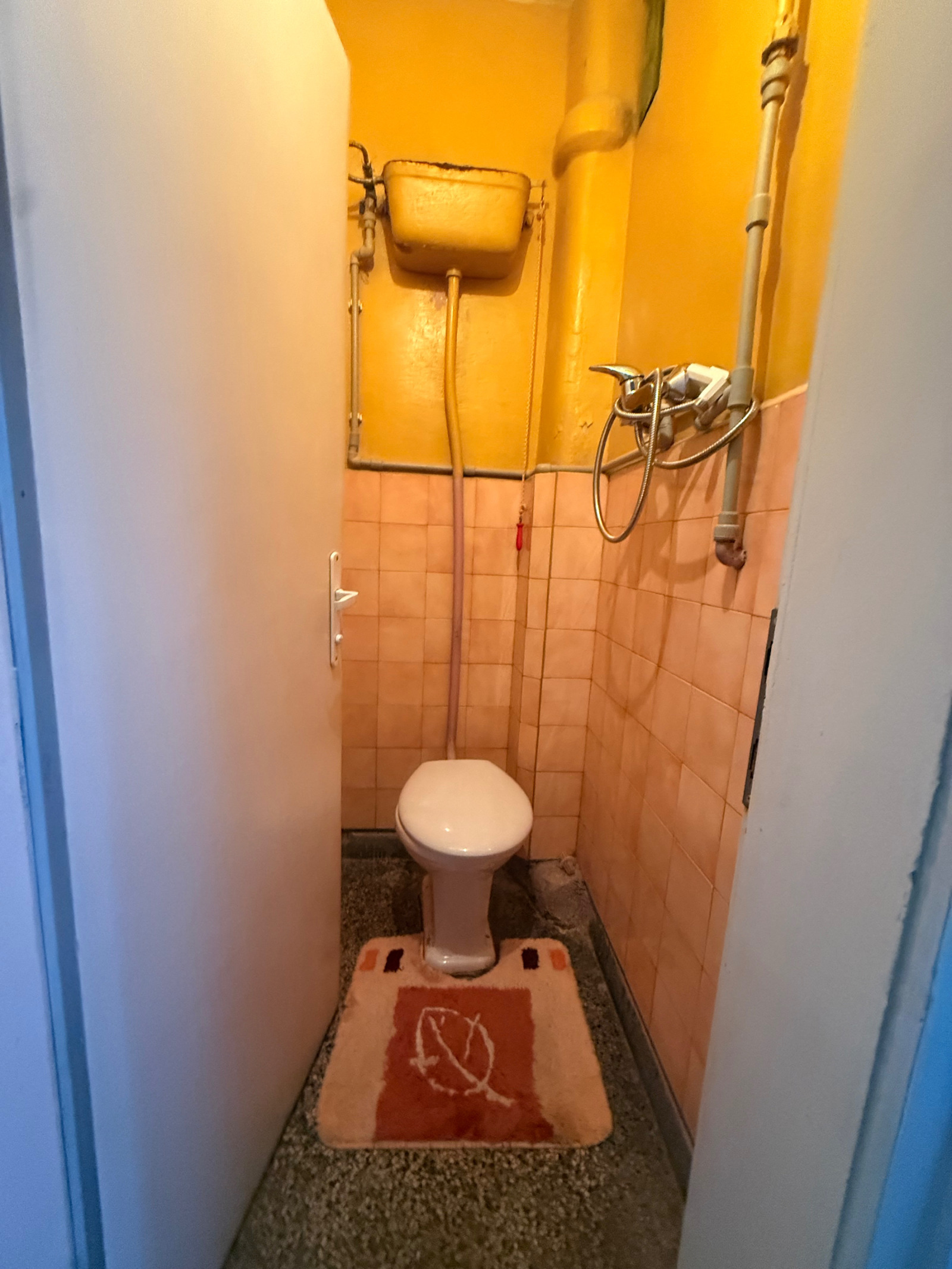 Продава ЕТАЖ ОТ КЪЩА, гр. Плевен, Широк център, снимка 11 - Етаж от къща - 56269768