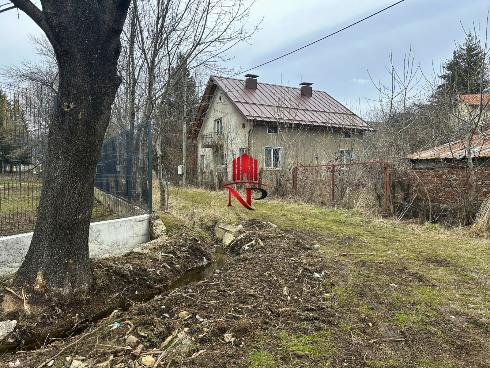 Продава КЪЩА, с. Ярлово, област София област