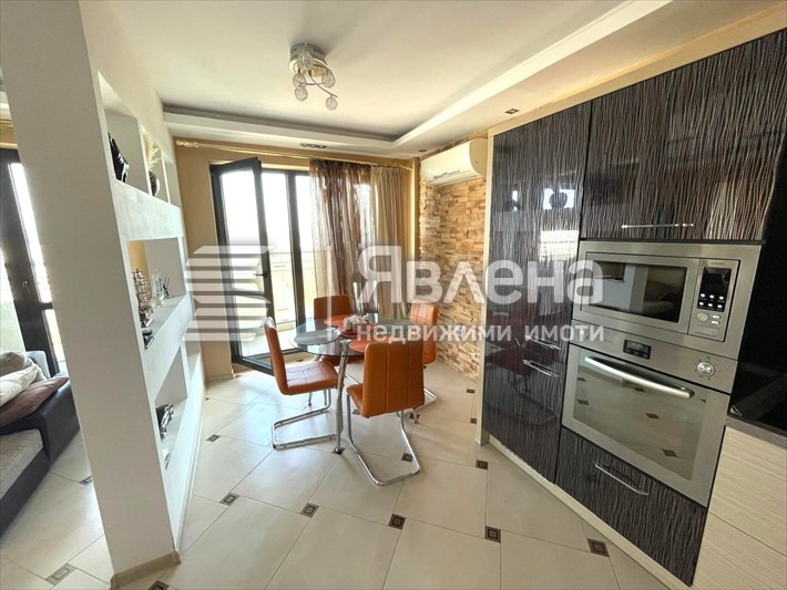 Продава МНОГОСТАЕН, гр. Бургас, Лазур, снимка 3 - Апартаменти - 54231412