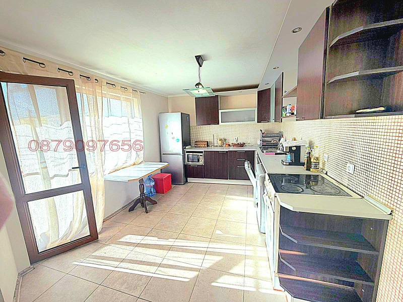 Продава 3-СТАЕН, гр. Бургас, Възраждане, снимка 2 - Апартаменти - 53277515