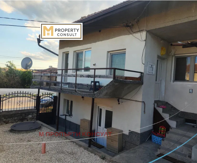 Продава КЪЩА, гр. Луковит, област Ловеч