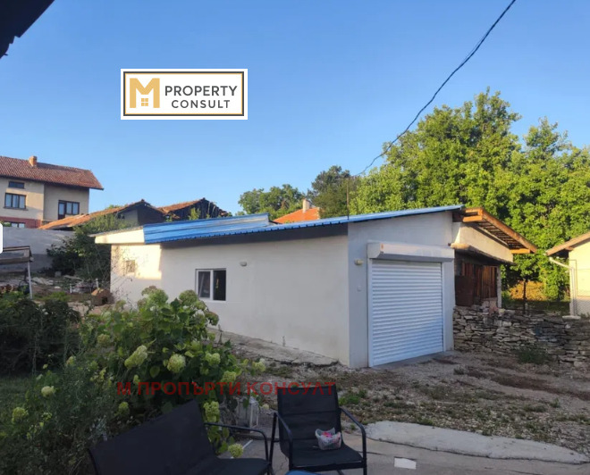 Продава КЪЩА, гр. Луковит, област Ловеч, снимка 2 - Къщи - 52362552