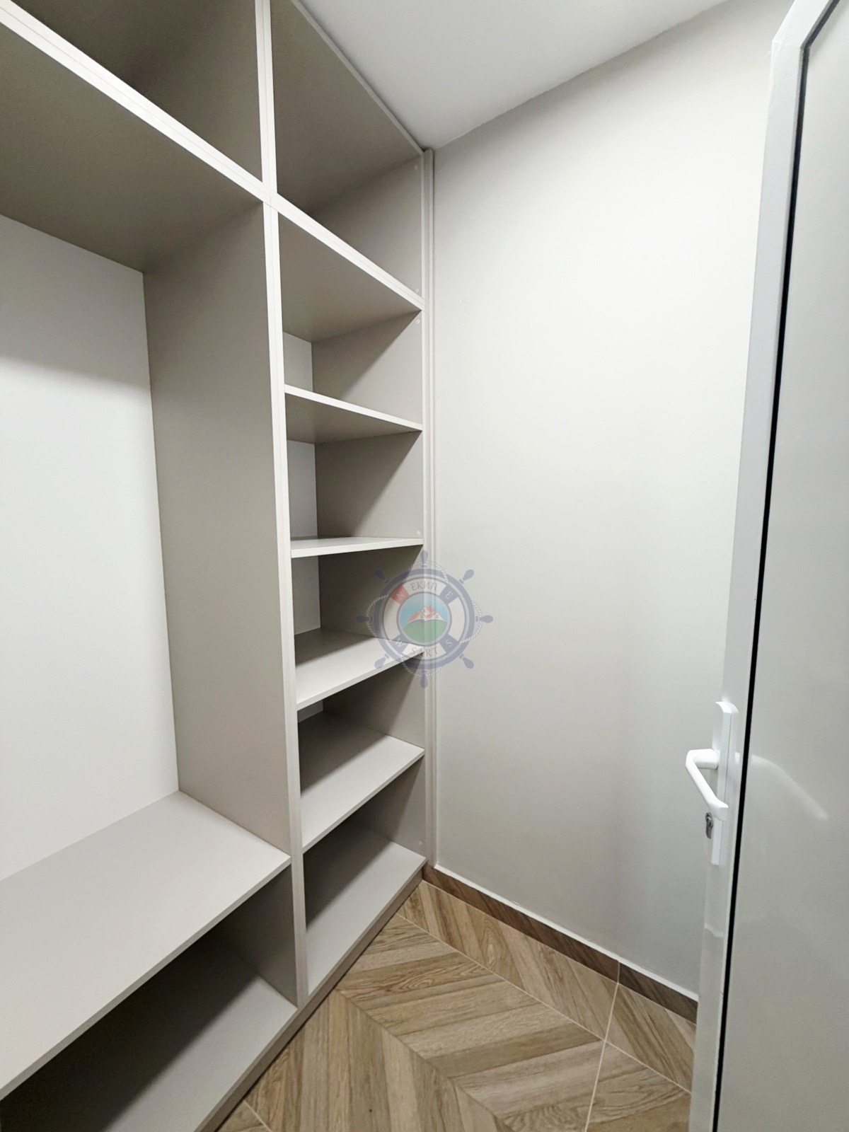 Продава 3-СТАЕН, гр. Варна, Център, снимка 8 - Апартаменти - 55937539
