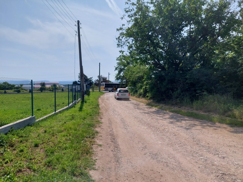 Продава ПАРЦЕЛ в област Велико Търново, гр. Лясковец - 4370 кв.м / 52 440 € » 102 563.73 лв., ЯВЛЕНА-ОФИС ВЕЛИКО ТЪРНОВО