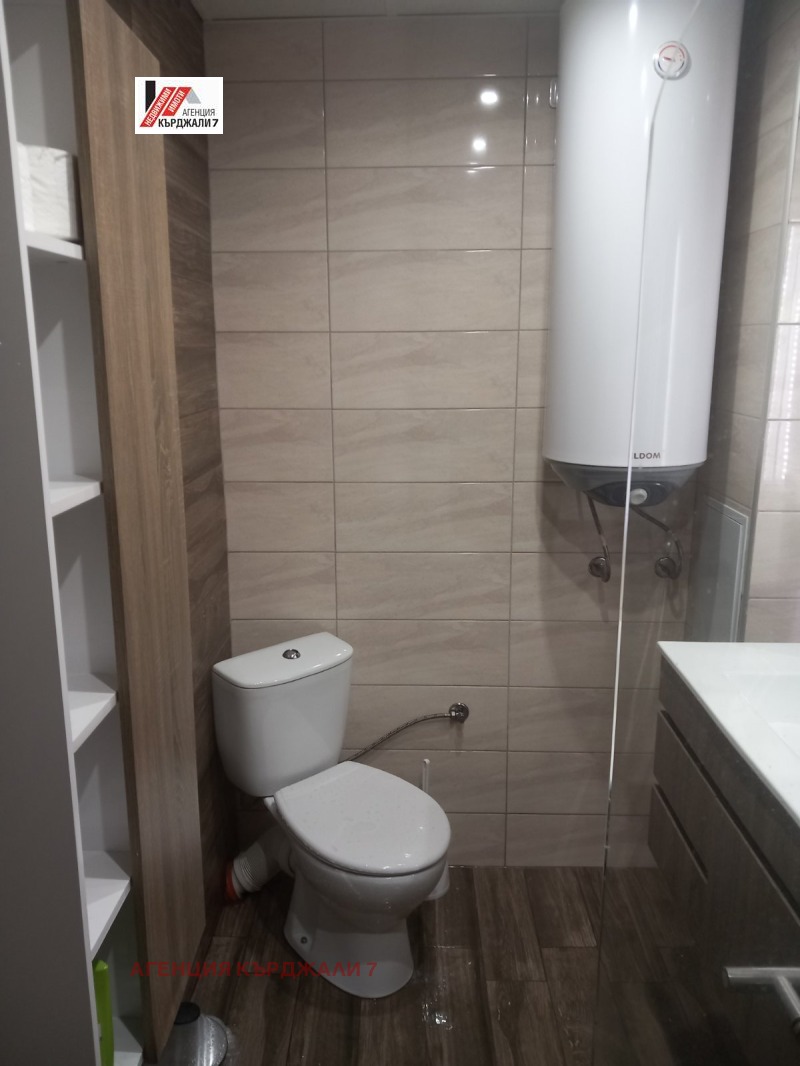 Продава  3-стаен град Кърджали , Център , 65 кв.м | 33121915 - изображение [10]