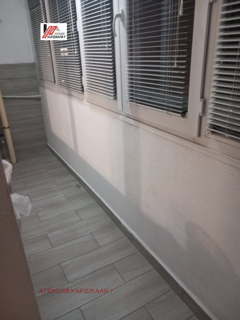 Продава  3-стаен град Кърджали , Център , 65 кв.м | 33121915 - изображение [9]