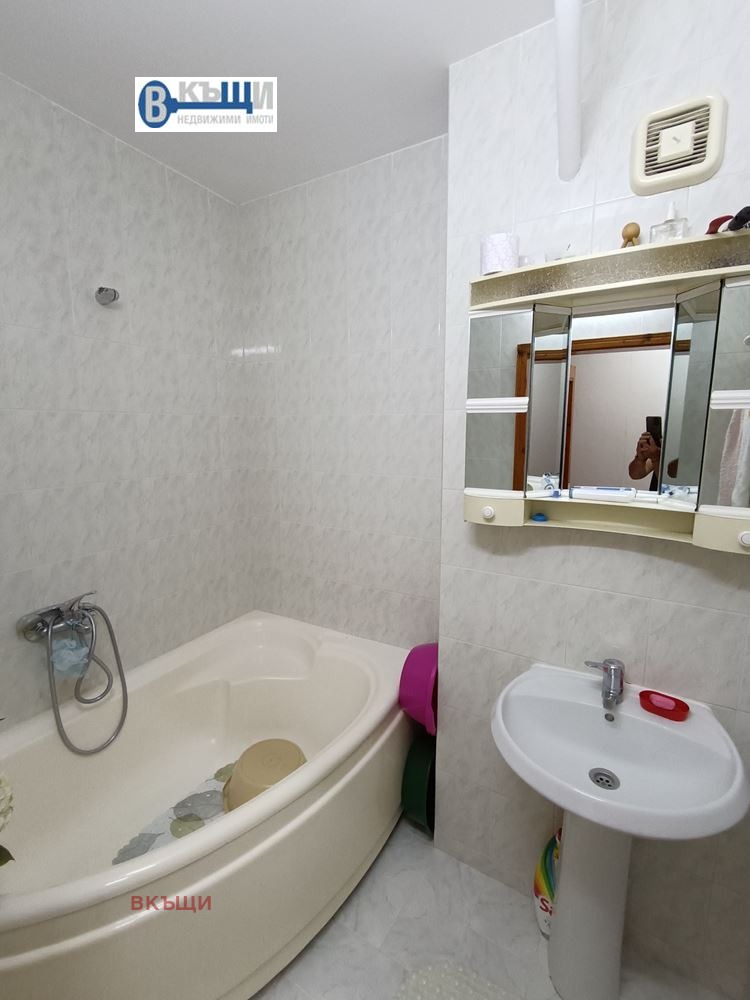 Продава 3-СТАЕН, гр. Велико Търново, Колю Фичето, снимка 10 - Апартаменти - 54787737