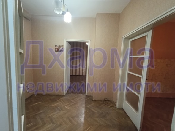 Продава 2-СТАЕН, гр. София, Център