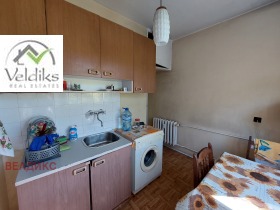 1 chambre Gevgeliiski, Sofia 7